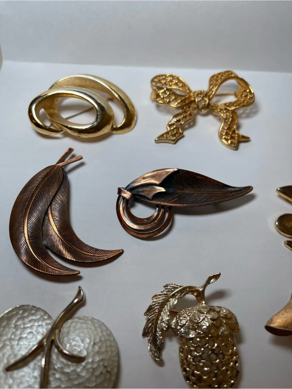 Assorted vintage brioche collection